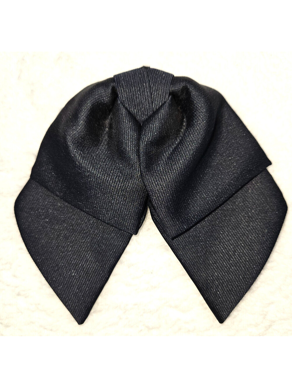 Equestrian Black Dressage Crossover Riding With Textured Ribbed Finish